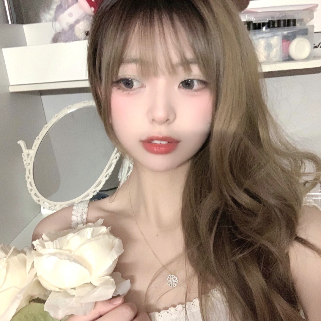 《神秘女子现身某男星小区，保安称已不是第一次》配图
